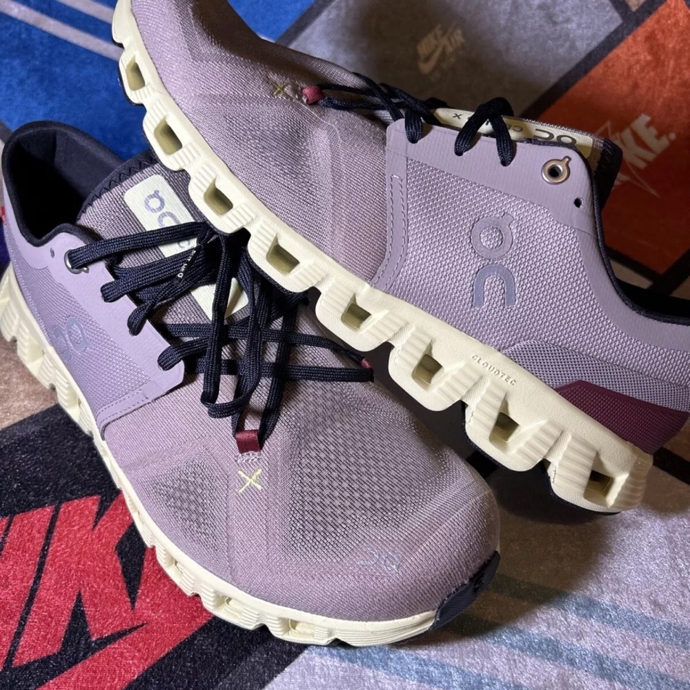 On Cloud X3 Running Shoes Size‎ 9.5 for Men’s in Fog and Hay